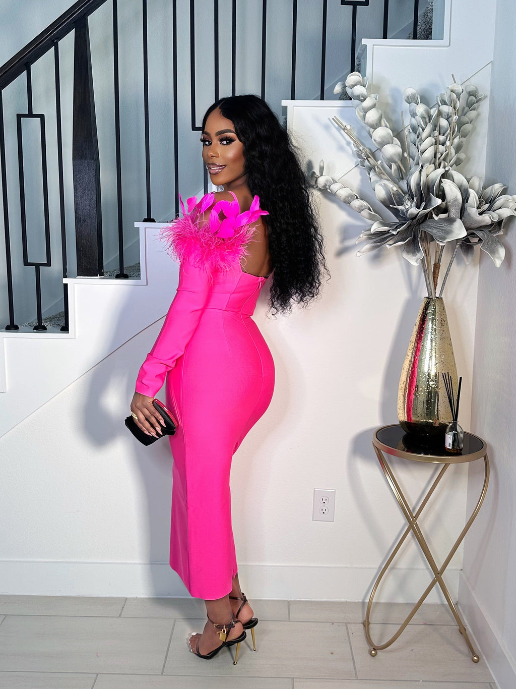 THE SOPHISTICATED GIRL BANDAGE FEATHER DRESS