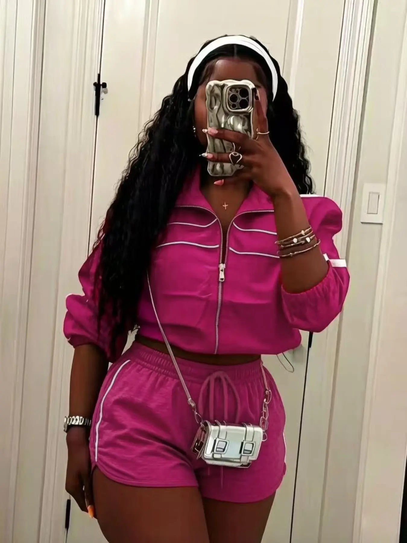 Women's Sporty Stand Collar Zipper Long Sleeve Crop Top with Drawstring Hem, Colorblock Windproof Activewear Shorts Set Two Piece Tracksuit, Athleisure Outfits