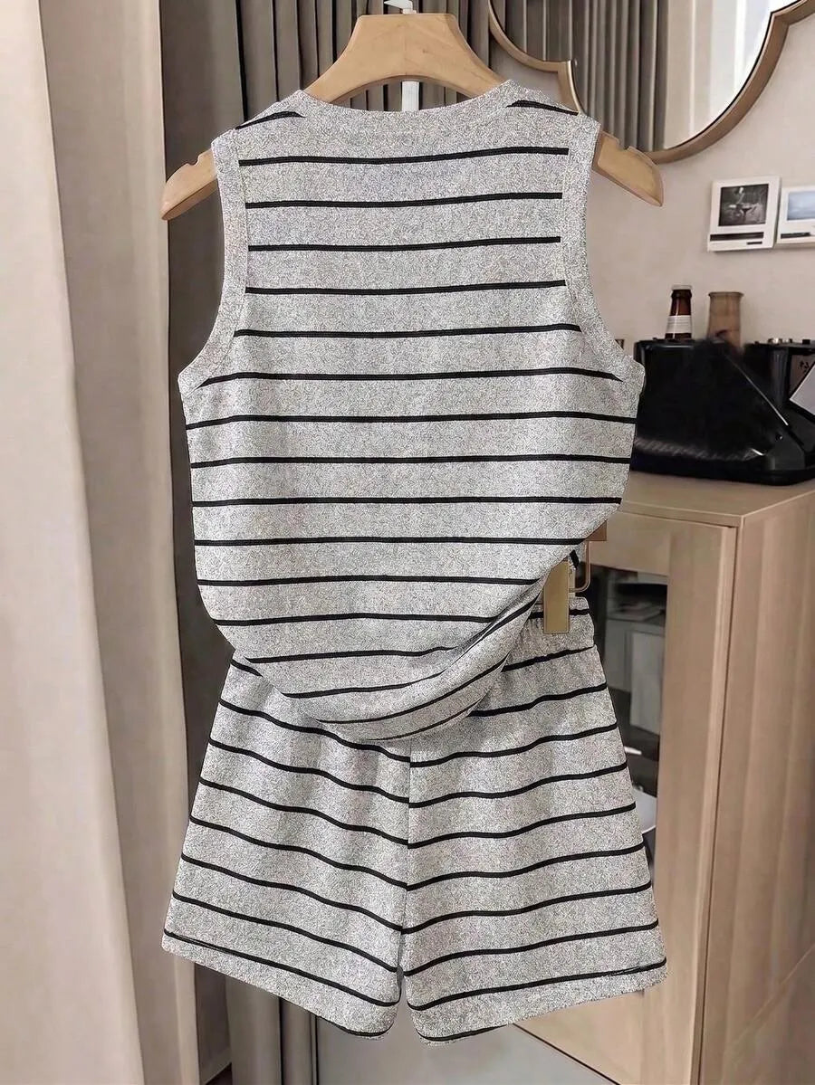 LUNE The New Spring And Summer Fashion And Casual Two Pieces Set Of White Vest And Shorts Is Selling Well