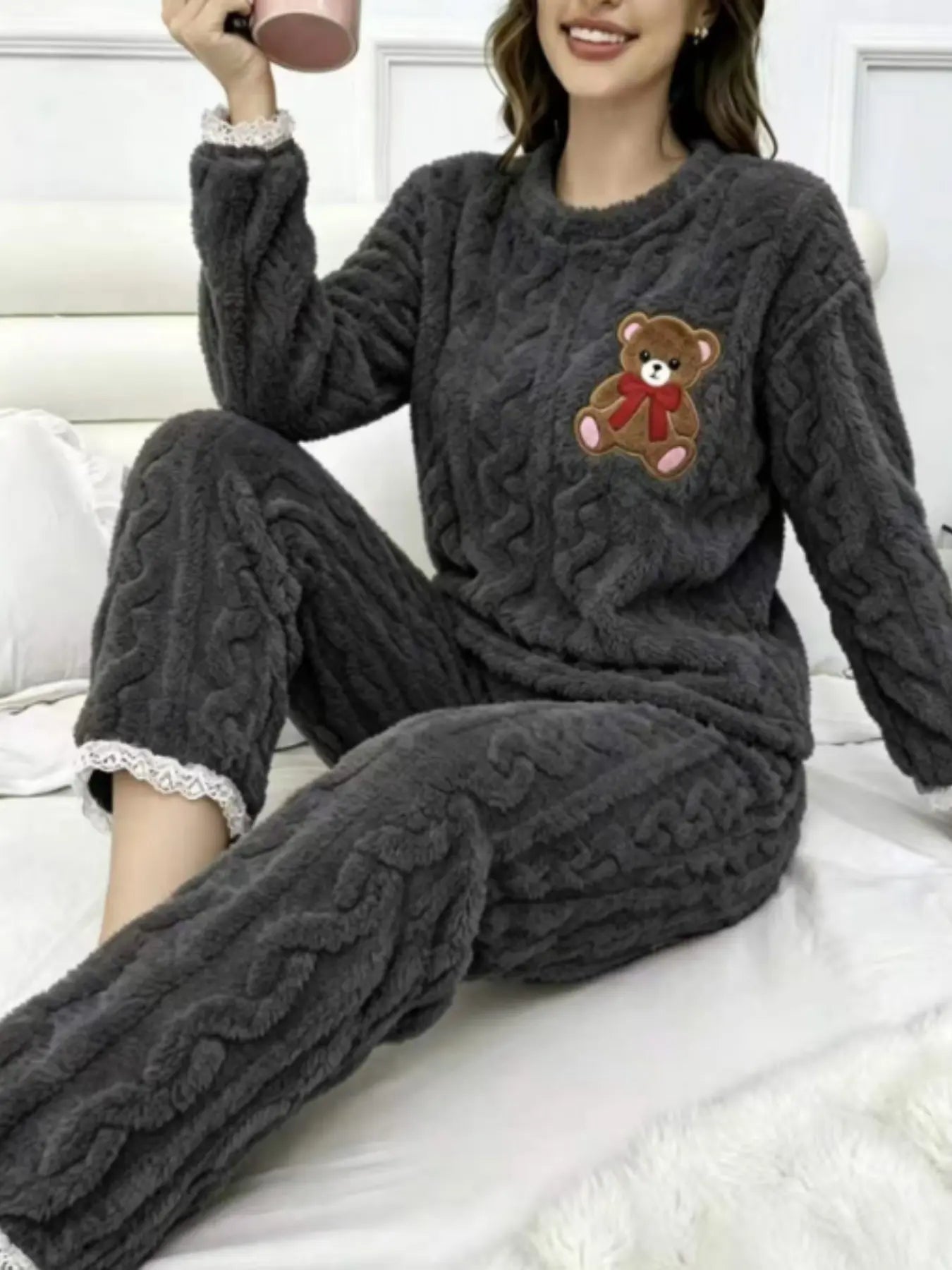 Two-Piece Bear Embroidery Flannel Long Sleeve Top and Bow Pants Set, Casual Wearable Women's Pajamas Pjs, Home Sleepwear Loungewear