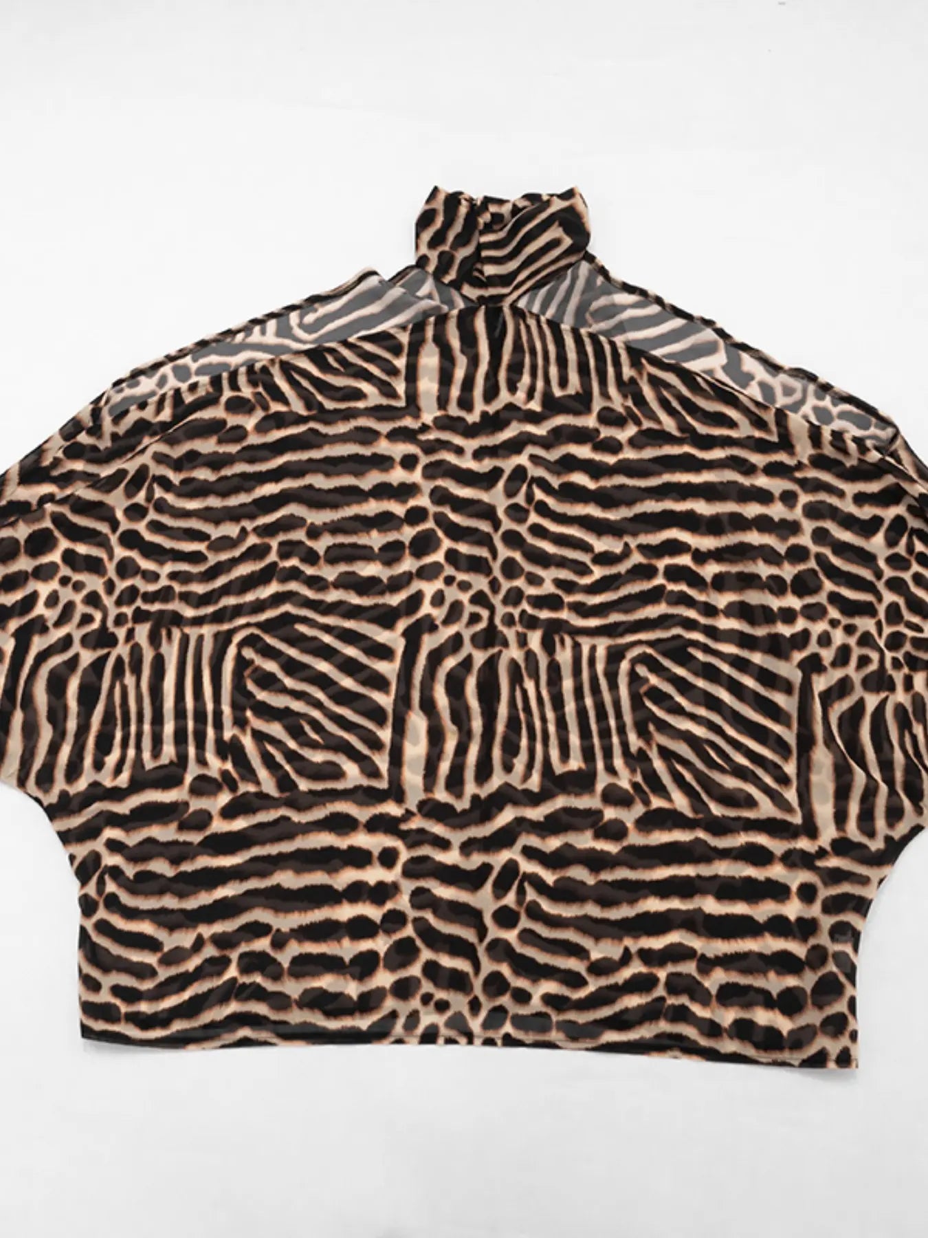 Women's 2-Piece Leopard Print Set, Casual Loose-Fit Long Top & Shorts, Fashionable Daily Wear, Perfect for Travel & Vacation