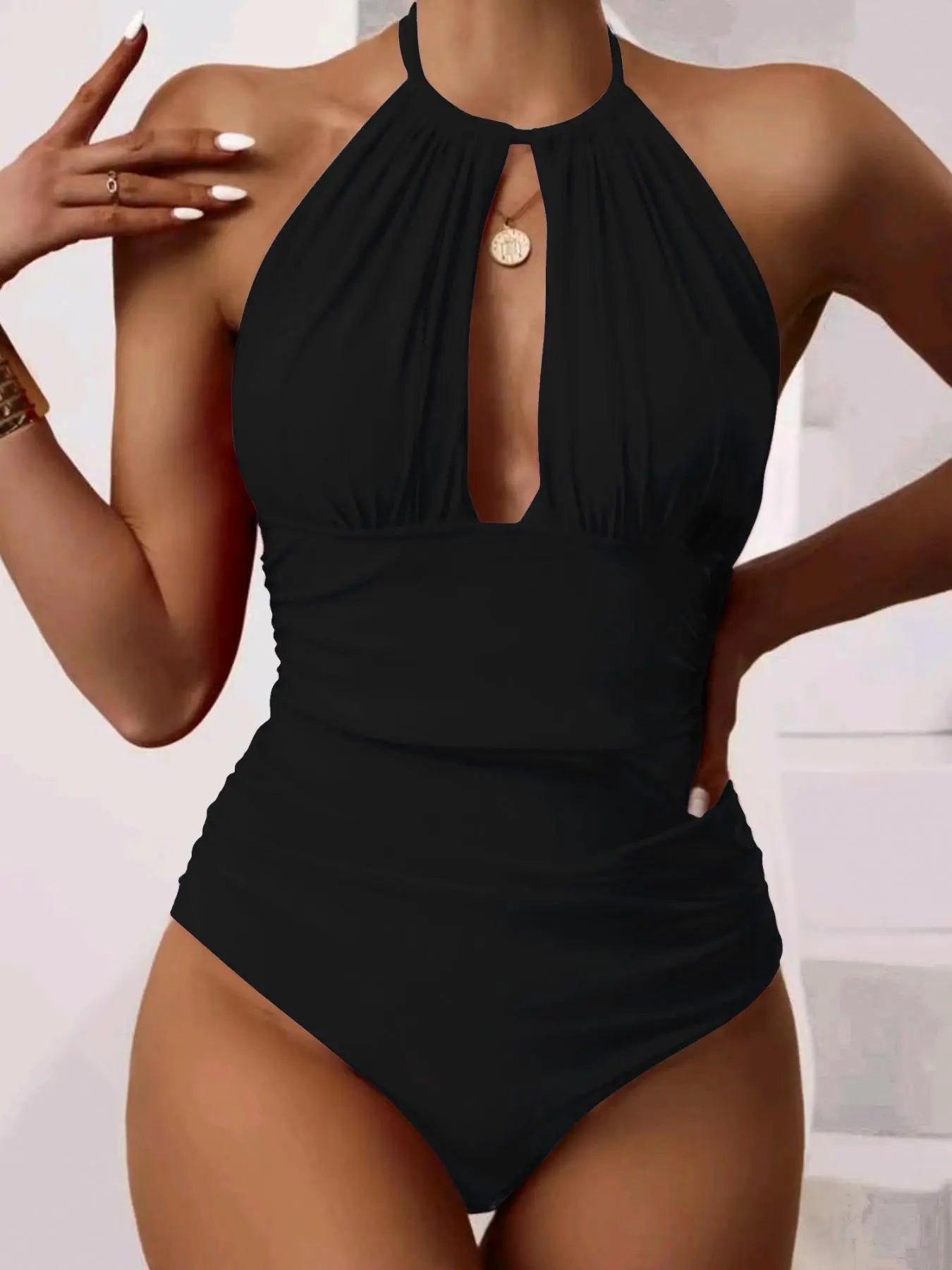 Women's Solid Cutout Ruched Backless One-Piece Swimsuit with Tie-Back Design, Fashion Swimsuit for Summer Beach Holidays and Vacations, Halter Bathing Suit, High Stretch Swimwear, Backless Swimwear