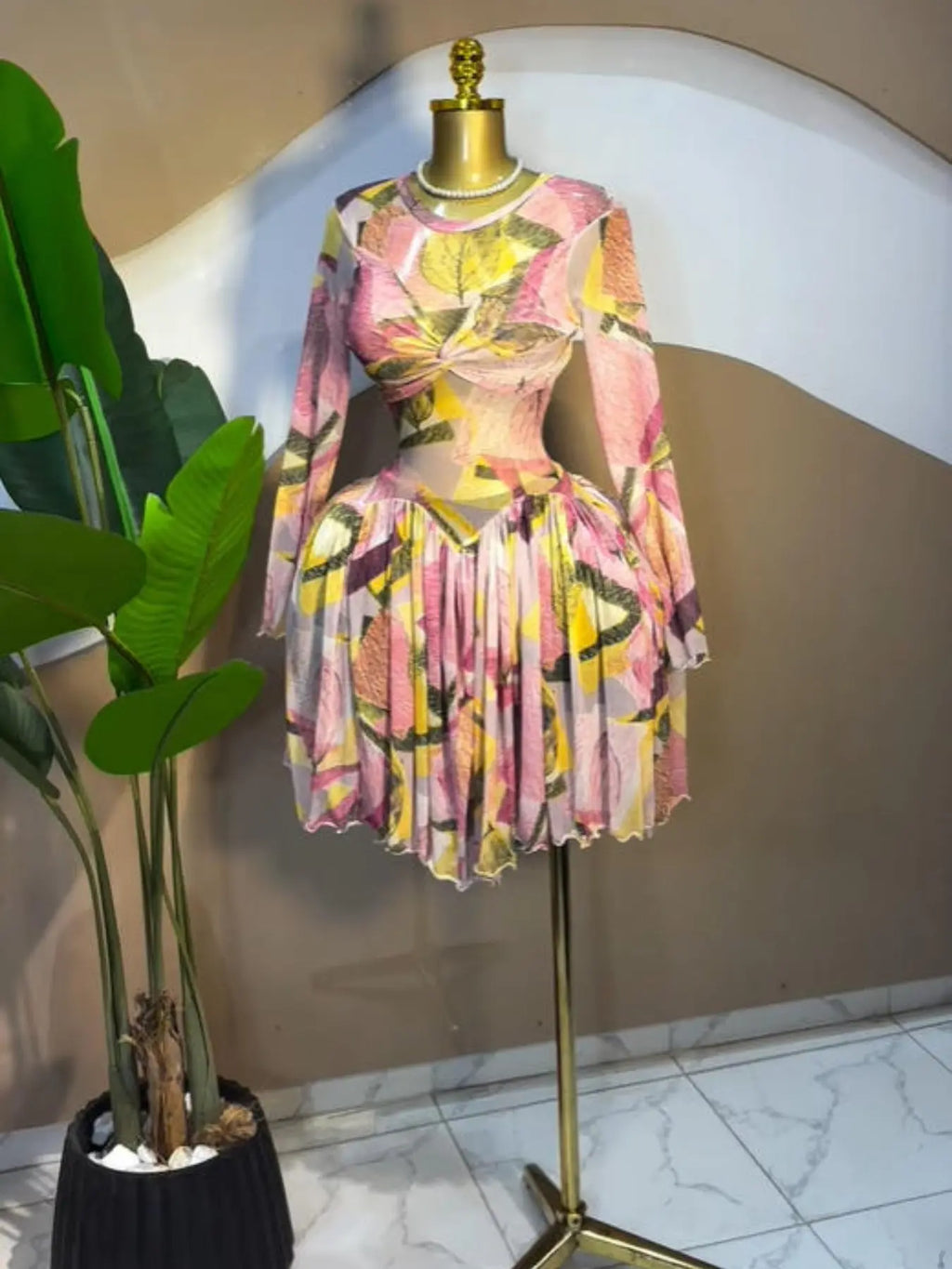 Women's Leaf Floral Print Long Sleeve Round Neckline Pleated Mini Dress, Floral Prints Dress, Fitted, Chic, Birthday Party Fashion Gown, Holiday Draped Bust Beach Dress, Streetwear Ladies Dresses