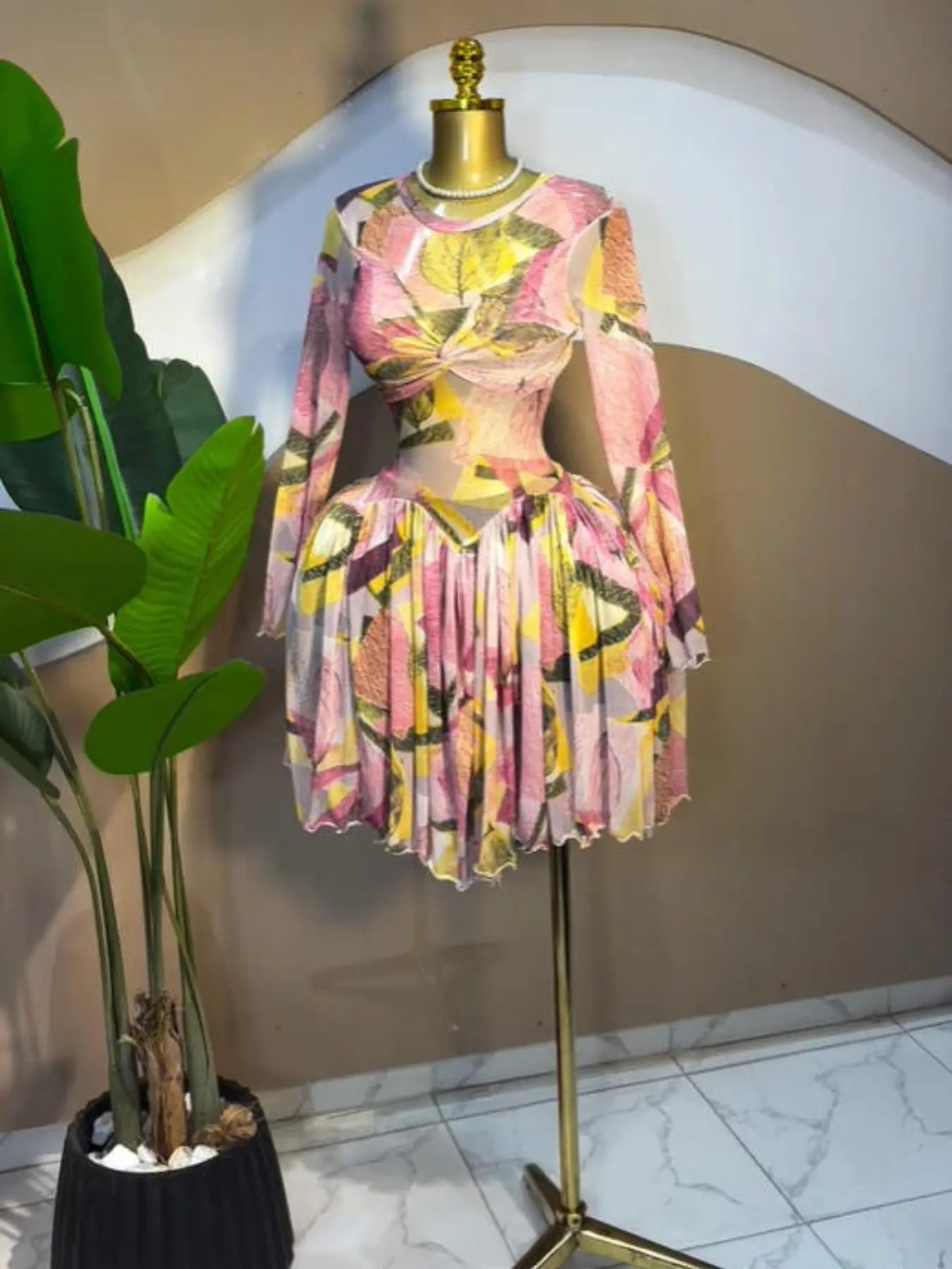 Women's Leaf Floral Print Long Sleeve Round Neckline Pleated Mini Dress, Floral Prints Dress, Fitted, Chic, Birthday Party Fashion Gown, Holiday Draped Bust Beach Dress, Streetwear Ladies Dresses