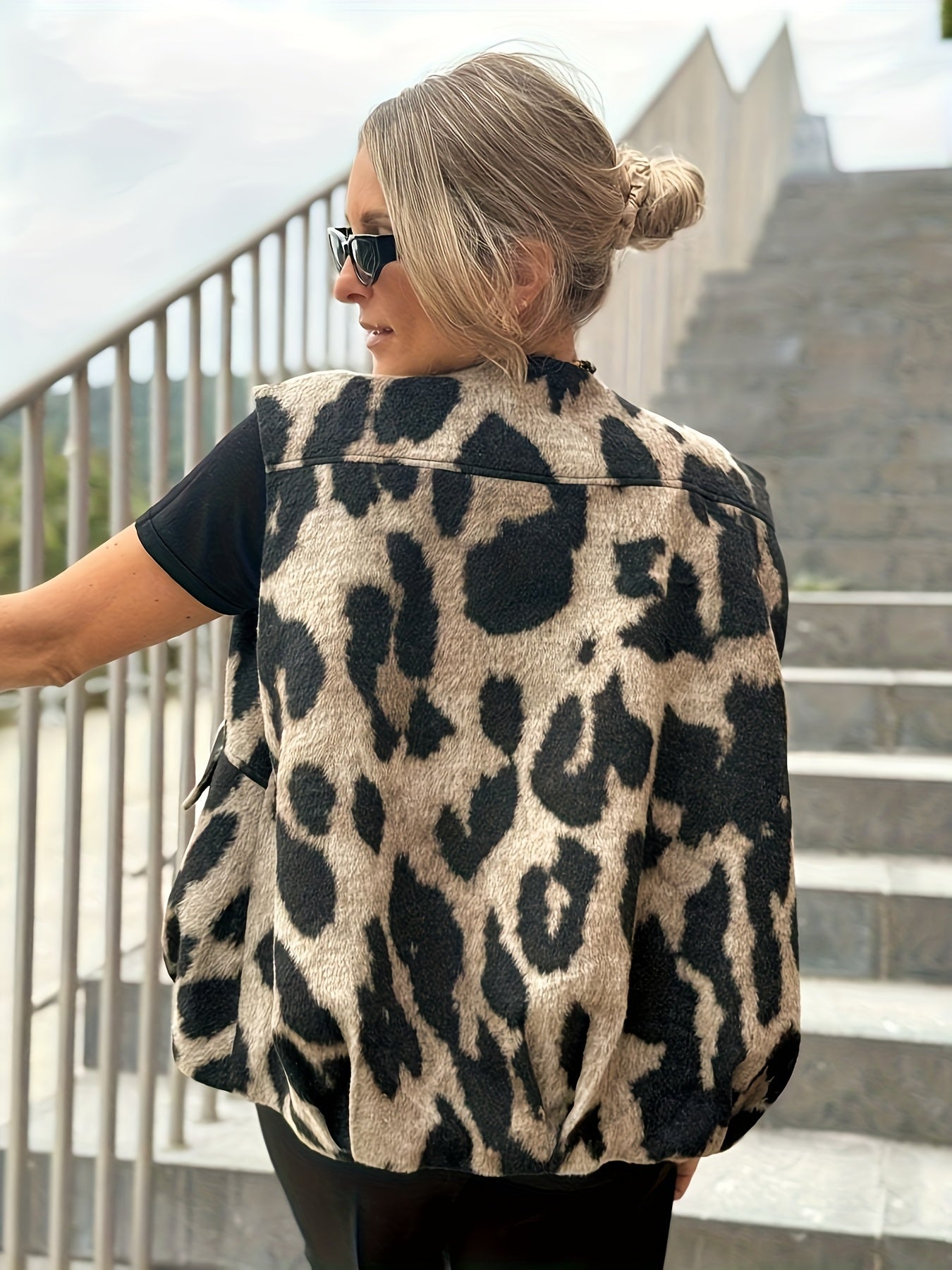 EMIILI VEST