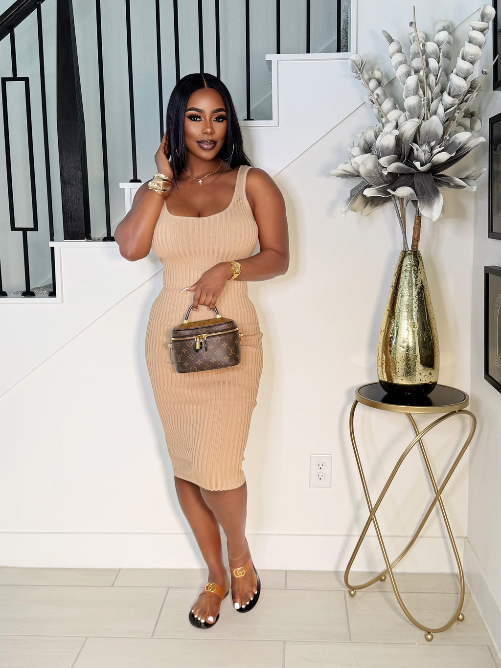 HUG ME SLEEVELESS DRESS (BEIGE)