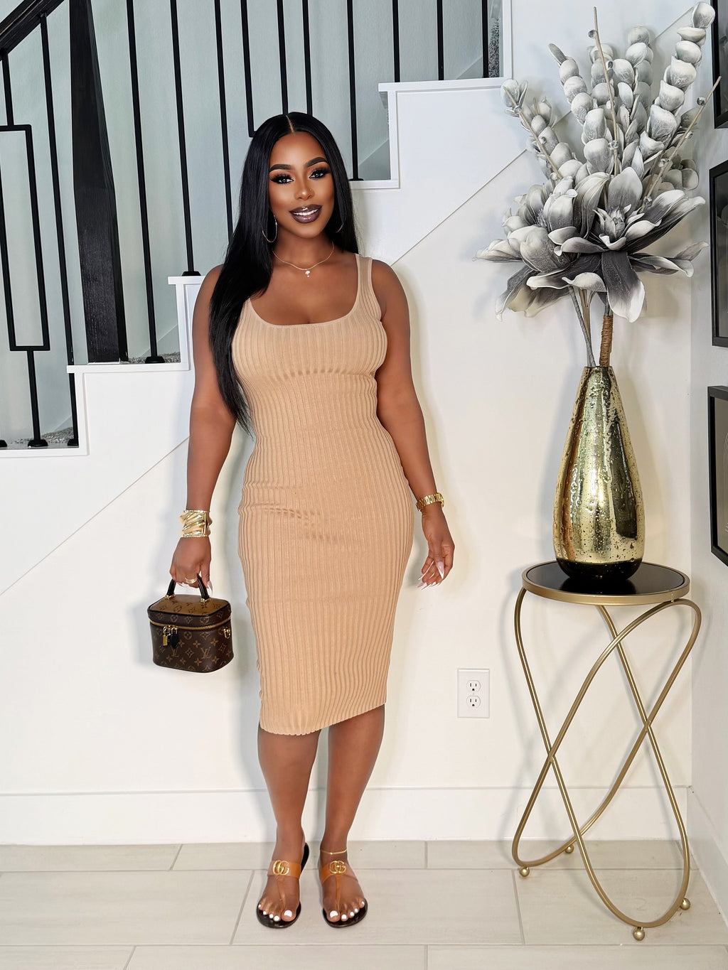 HUG ME SLEEVELESS DRESS (BEIGE)