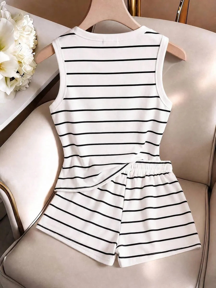 LUNE The New Spring And Summer Fashion And Casual Two Pieces Set Of White Vest And Shorts Is Selling Well