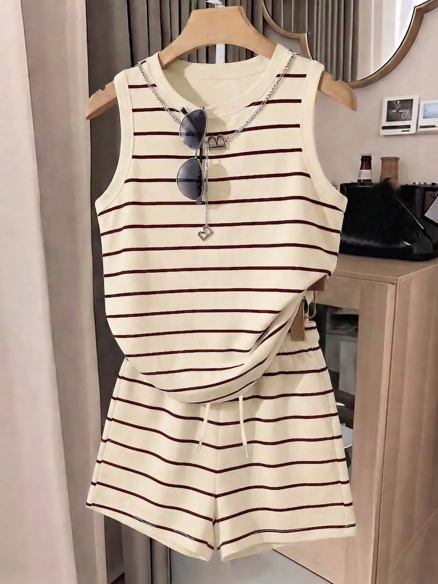 LUNE The New Spring And Summer Fashion And Casual Two Pieces Set Of White Vest And Shorts Is Selling Well