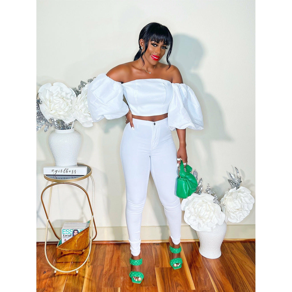 LOVE AT FIRST SIGHT LANTERN SLEEVES CROP TOP (WHITE)